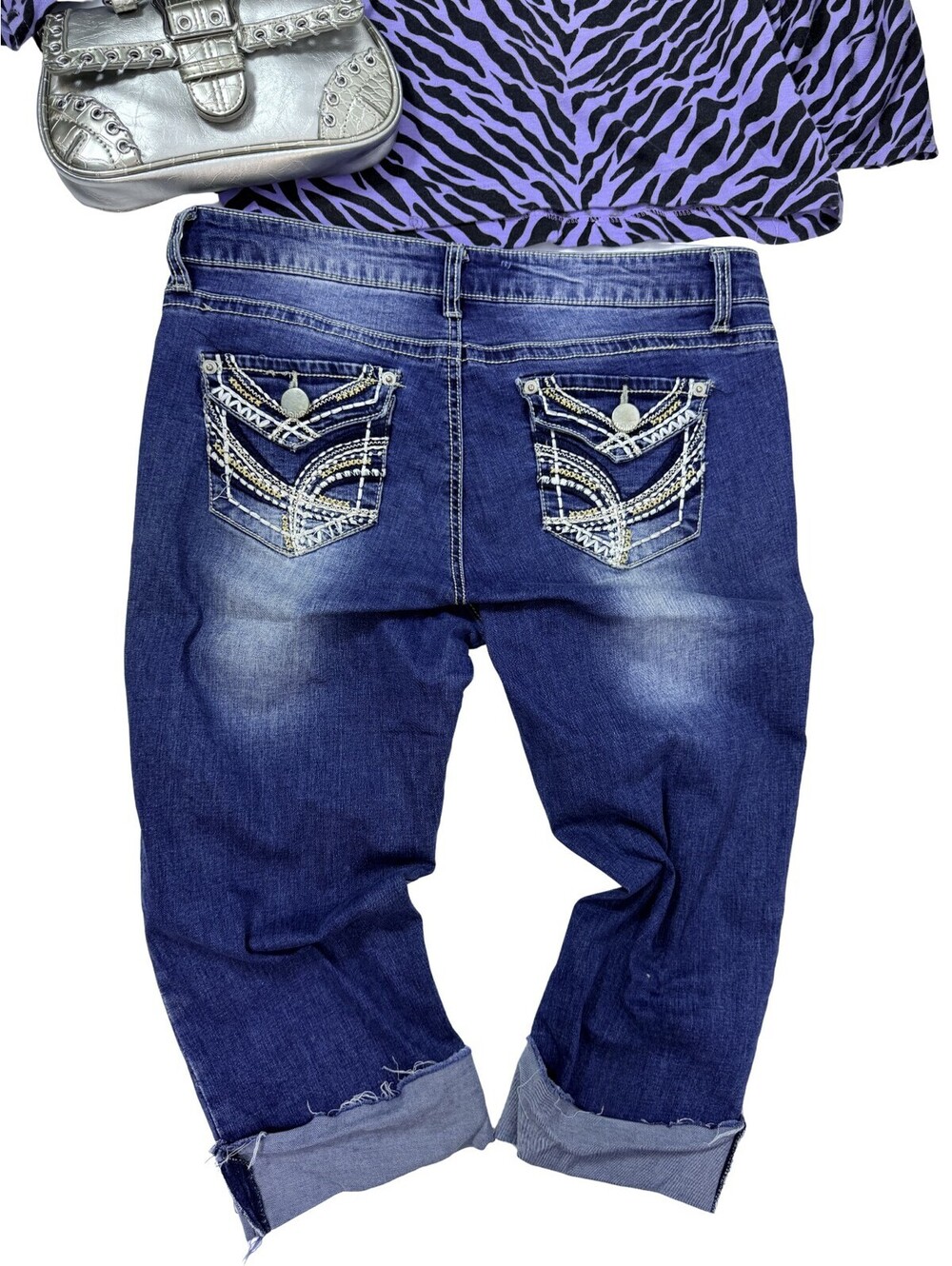 Y2K No Boundaries Capri Jeans Size 11 Embroidered Flap Pocket Denim